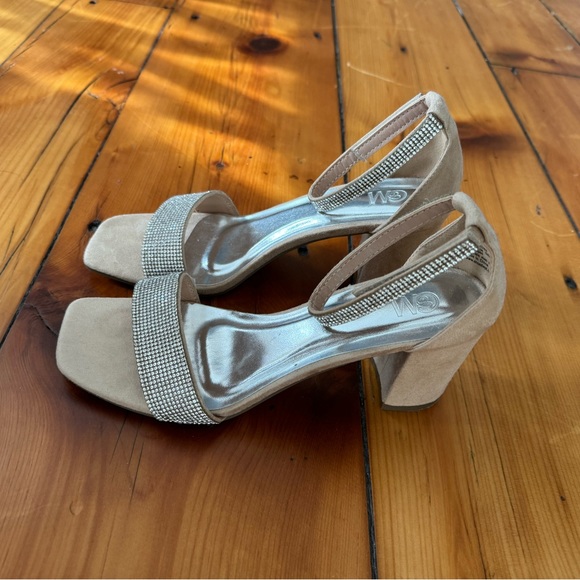 Nude Block Heel Sandals with Crystal Rhinestones Accents - Picture 3 of 5